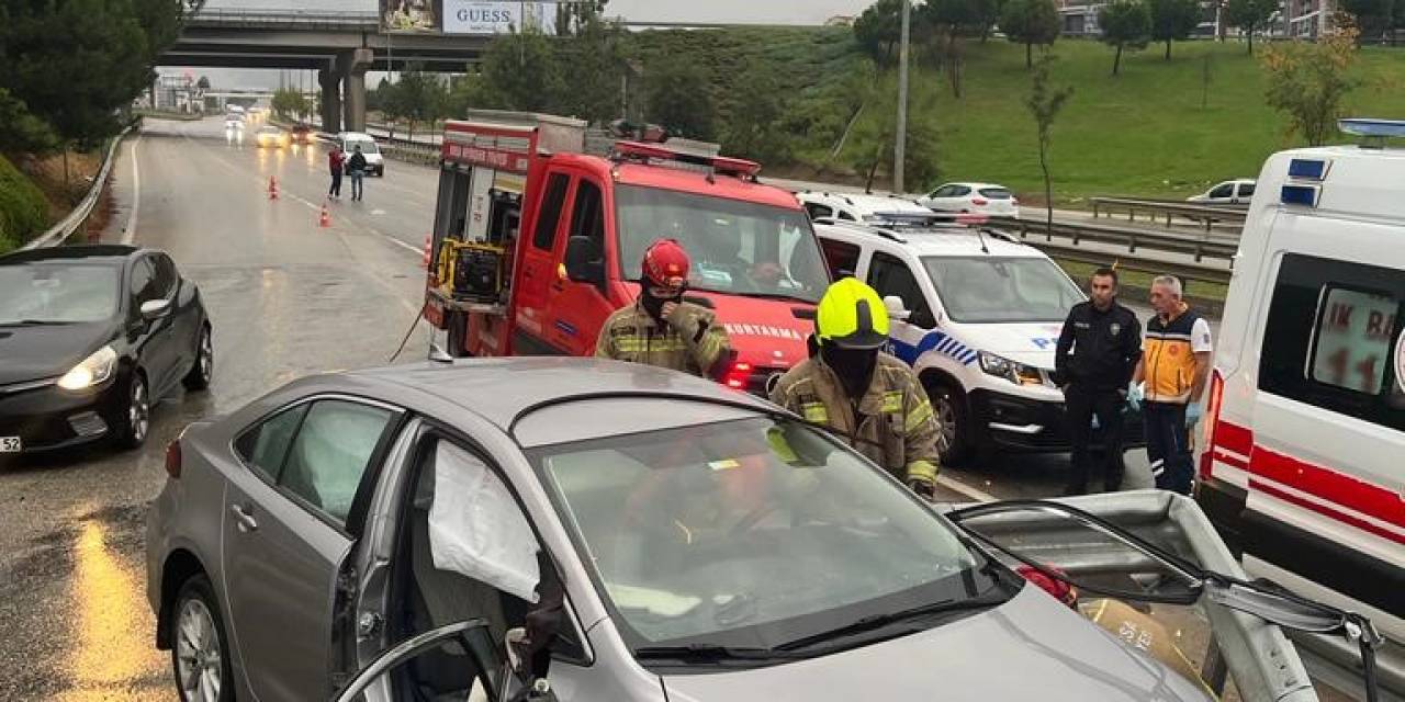 Bursa’da Otomobil Bariyerlere Çarptı: 1 Ölü