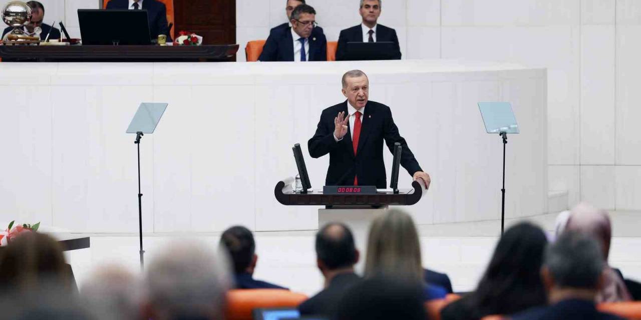 Cumhurbaşkanı Erdoğan: "Herkesi Yapıcı Bir Anlayışla Yeni Anayasa Çağrımıza Katılmaya Davet Ediyoruz"