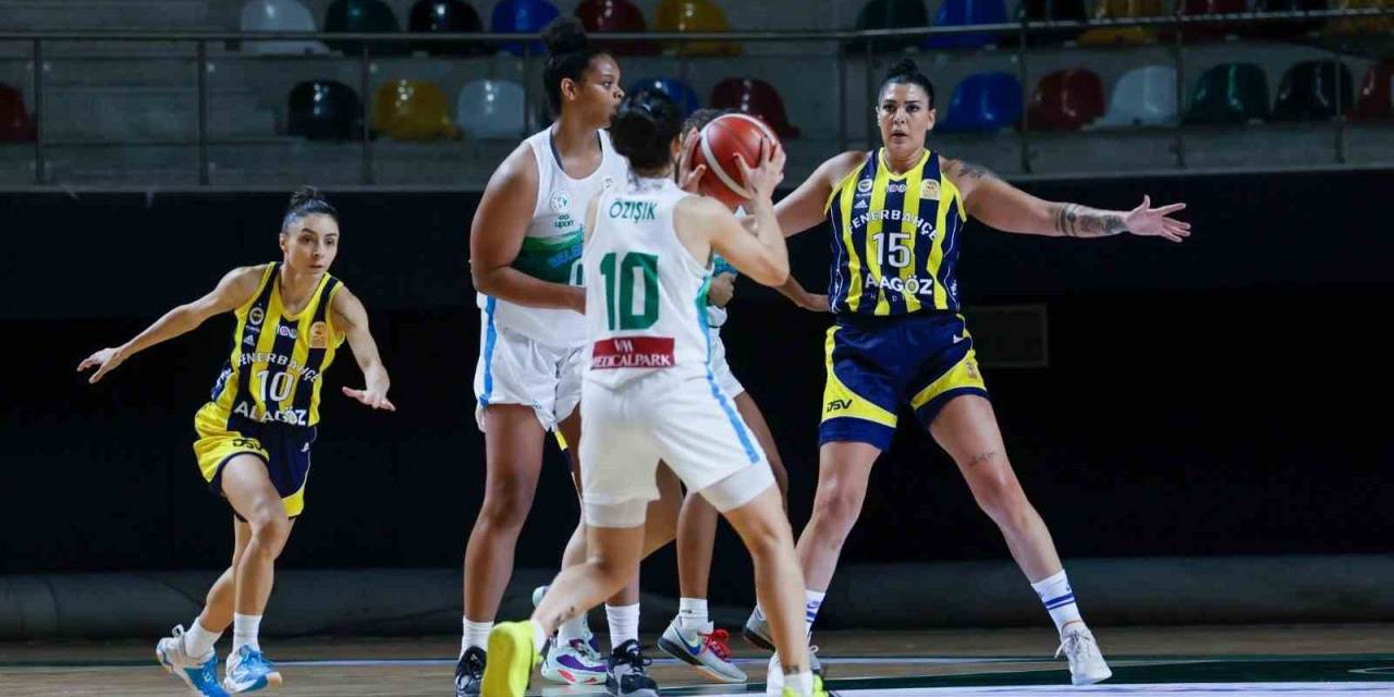 Kadınlar Basketbol Süper Ligi: İzmit Belediyespor: 70 - Fenerbahçe: 75