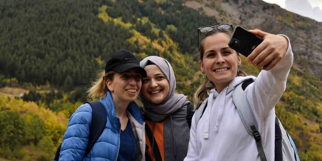 Sonbaharın Büyüleyici Renkleri Gümüşhane’yi Sardı