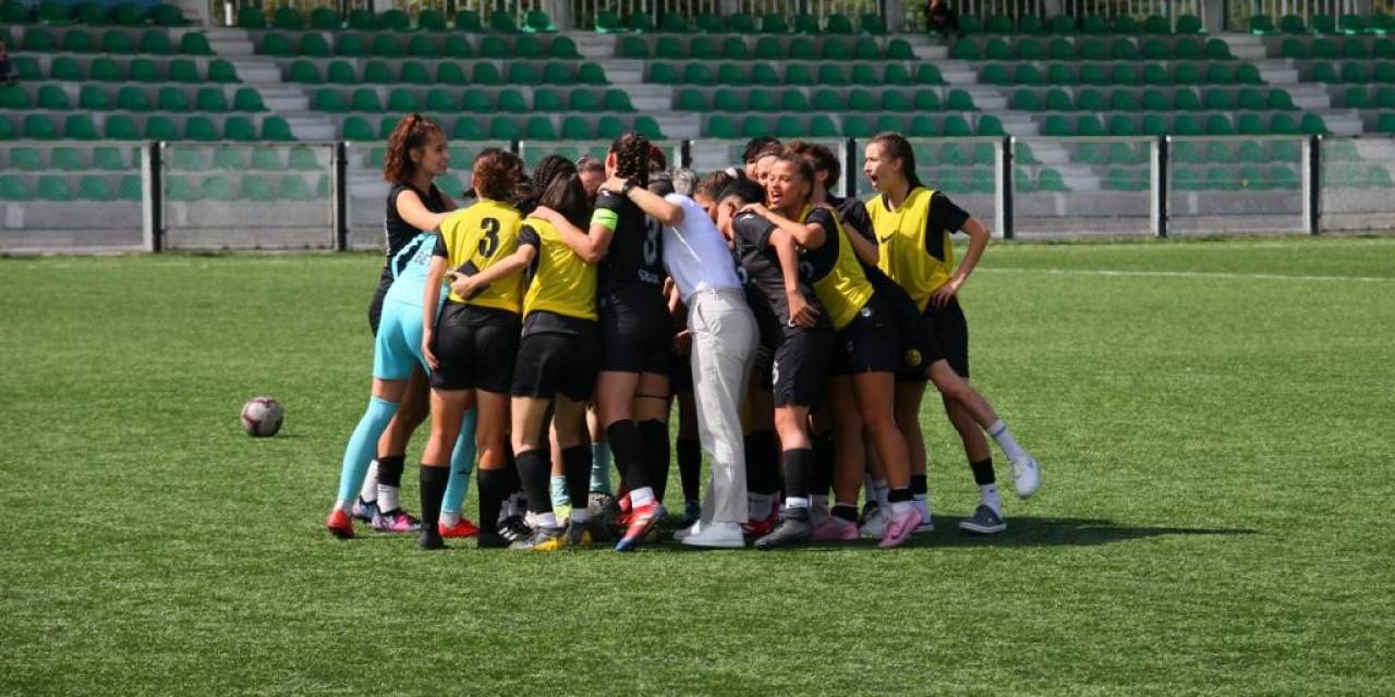 Eskişehirspor Kadınlar 3. Lig Yolunda Terlemeden Tur Atladı