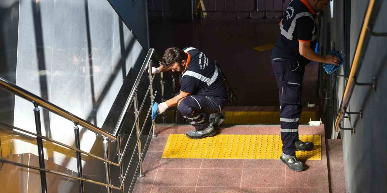 Öncelik Toplum Sağlığı: Metro İstasyonları Ve Vagonlar Her Gün Temizleniyor