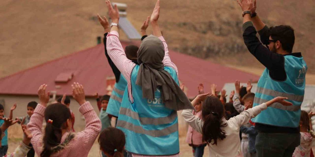 Uder Dünya Çocuk Günü’nde Çocuklarla Buluştu