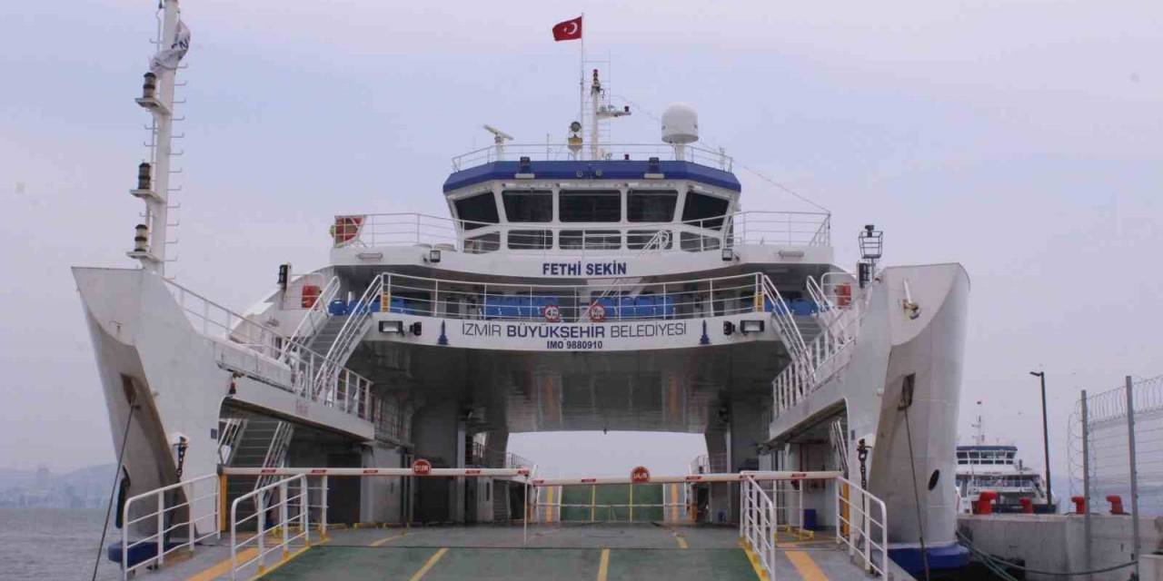 İzmir’de Arabalı Vapur Seferleri İptal Edildi