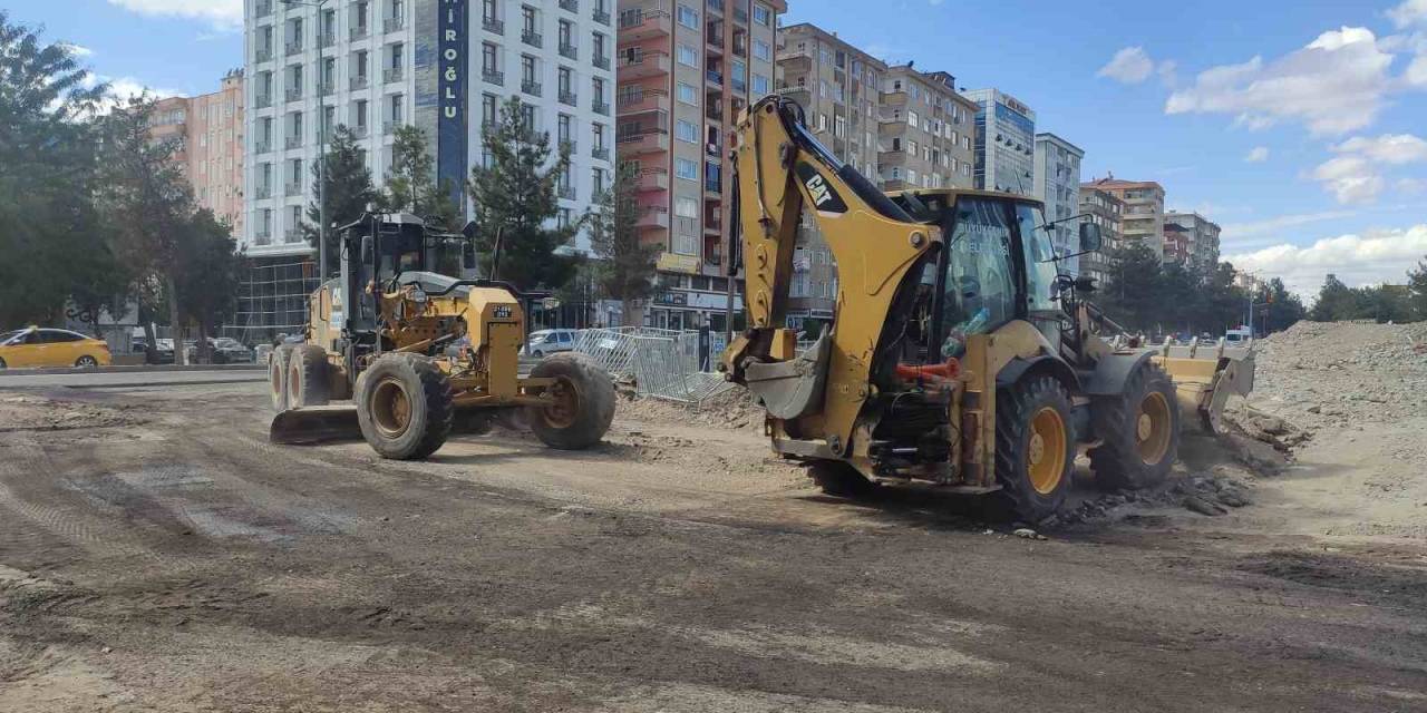 89 Kişinin Öldüğü İş Merkezinin Bulunduğu Cadde Aylar Sonra Asfaltlanıp Ulaşıma Açılacak