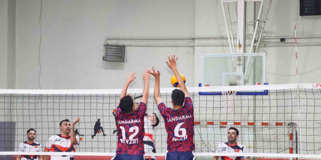 Kurumlararası Voleybol Turnuvasında Şampiyon Jandarma Oldu