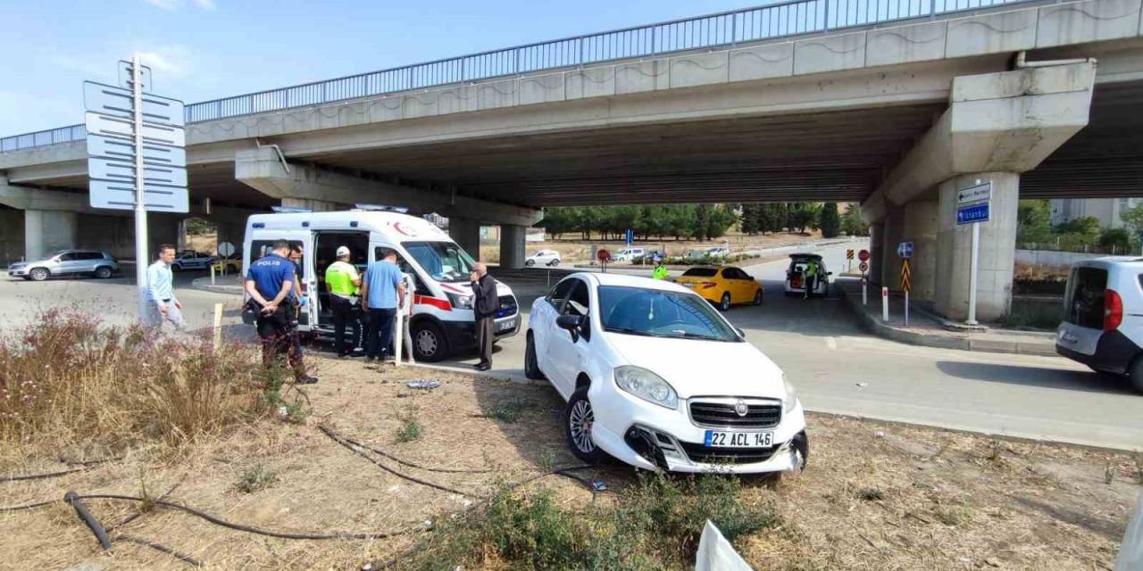 Keşan’da Otomobil Ticari Taksi İle Çarpıştı: 1 Yaralı