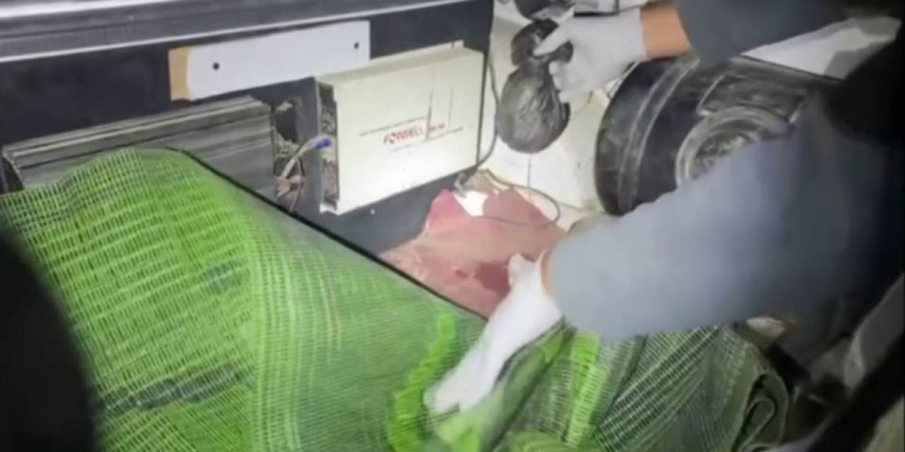 Otomobilin Arka Koltuğuna Zulalanmış Eroin Ele Geçirildi