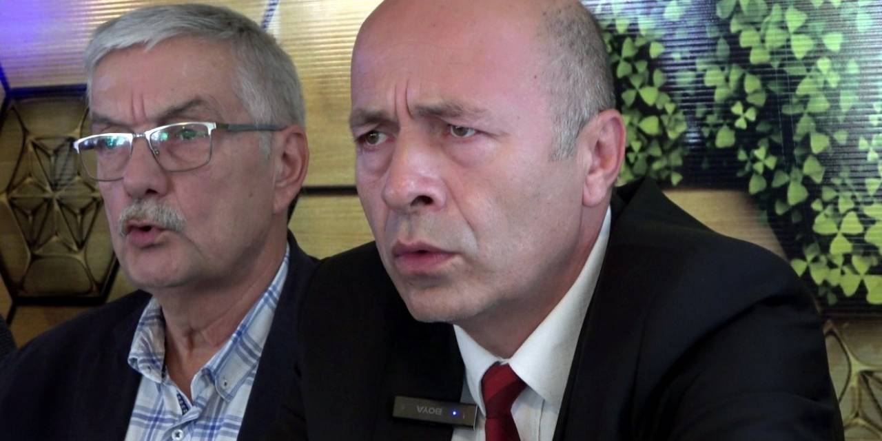 Basın Toplantısında Şok Eden Haberi Aldılar