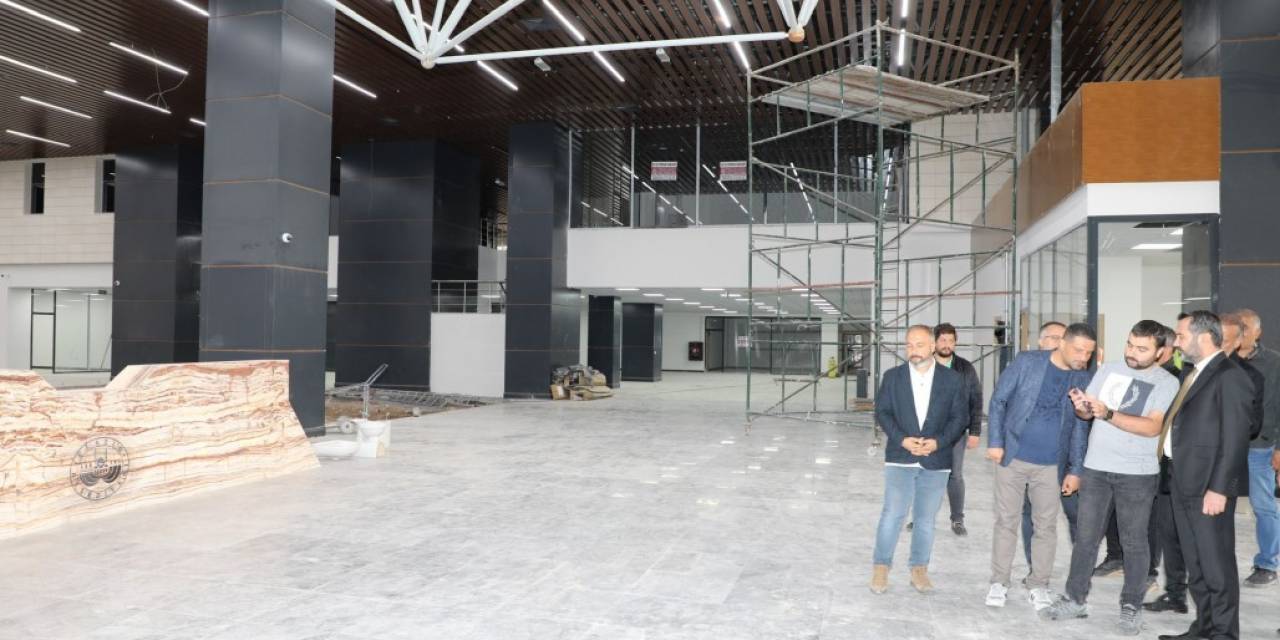 Şehirler Arası Otobüs Terminalinde Sona Doğru