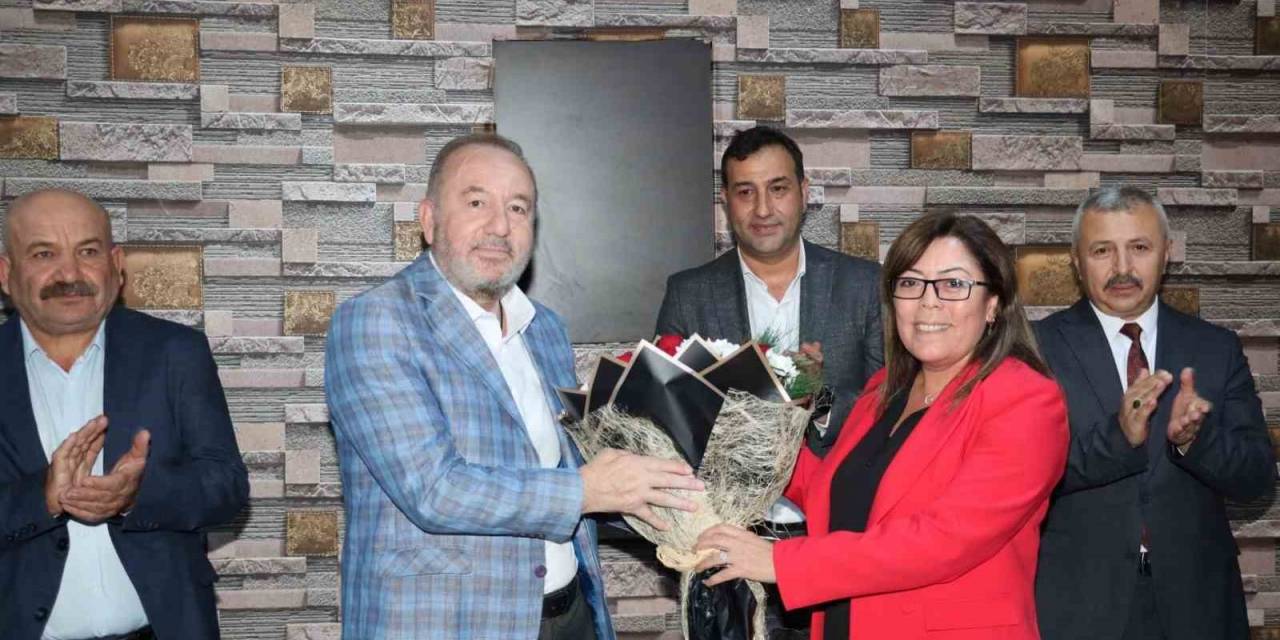 Başkan Şahiner Görevine Döndü