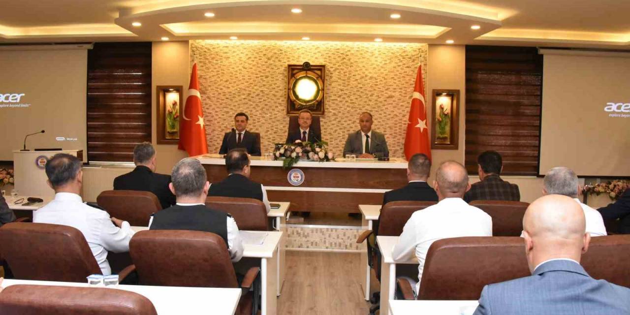 Vali Ünlü’den Yenilenebilir Enerji Vurgusu