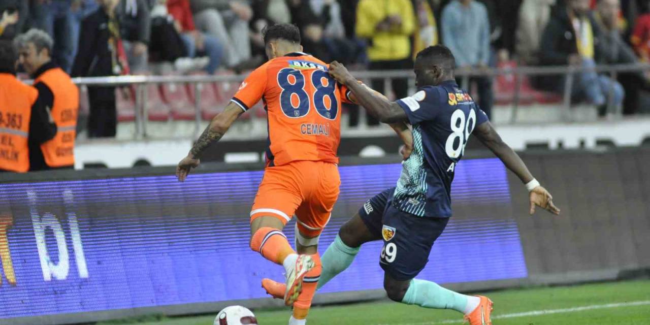 Trendyol Süper Lig: Kayserispor: 0 - Rams Başakşehir: 0  (İlk Yarı)