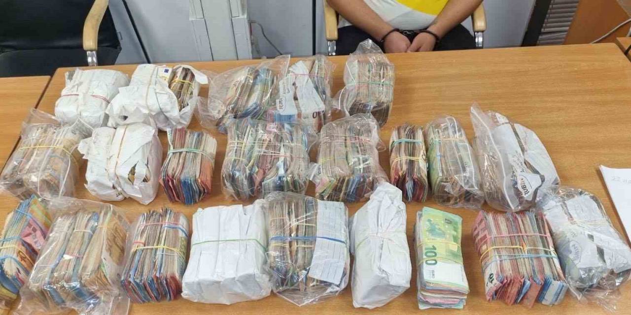 Bulgaristan Sınırında 4 Milyon Lira Değerinde Para Yakalandı