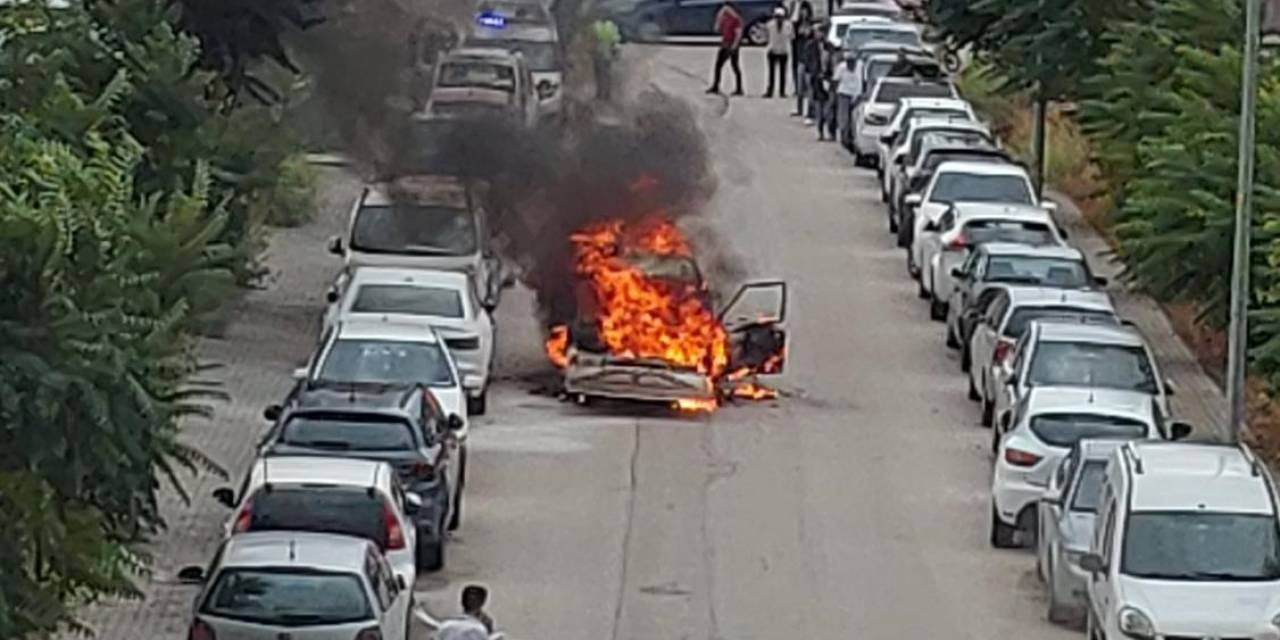 Alev Topuna Dönen Araç Büyük Paniğe Neden Oldu