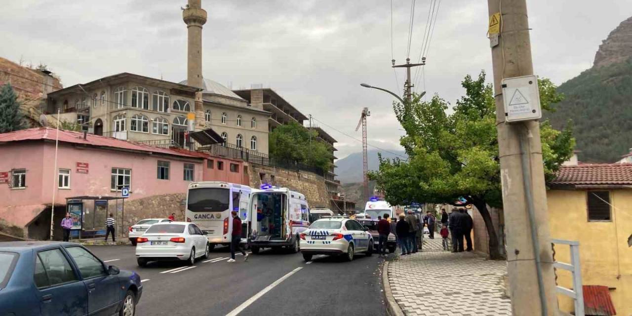 Gümüşhane’de 3 Aracın Karıştığı Kazada 3 Kişi Yaralandı