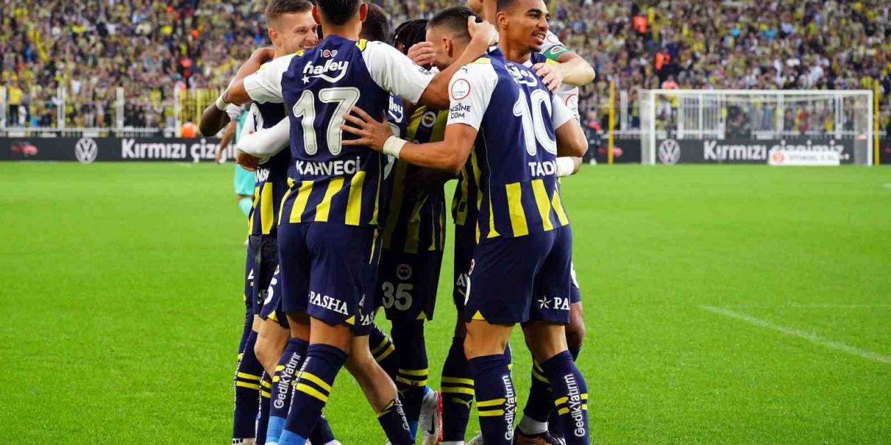 Fenerbahçe Hücumda Ve Savunmada Zirvede