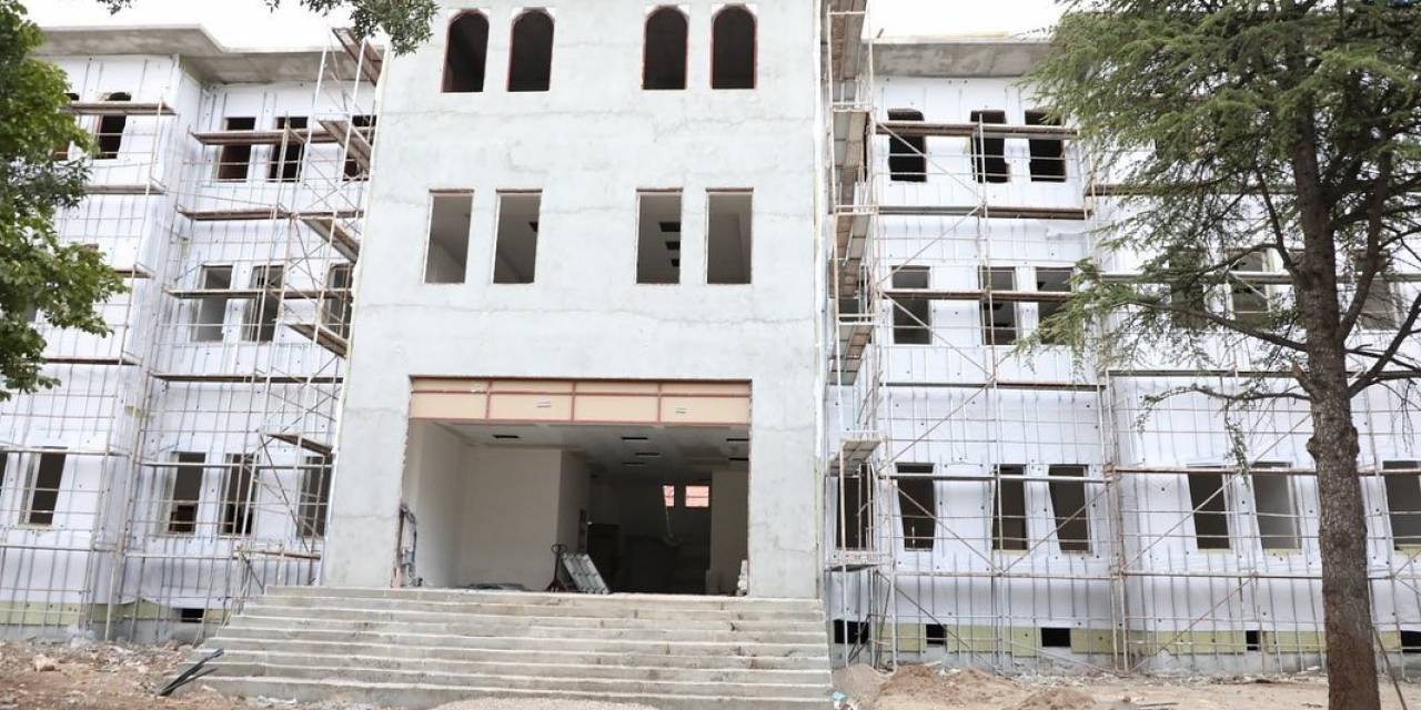 Aslanapa Hükümet Konağı Yapımında Sona Gelindi