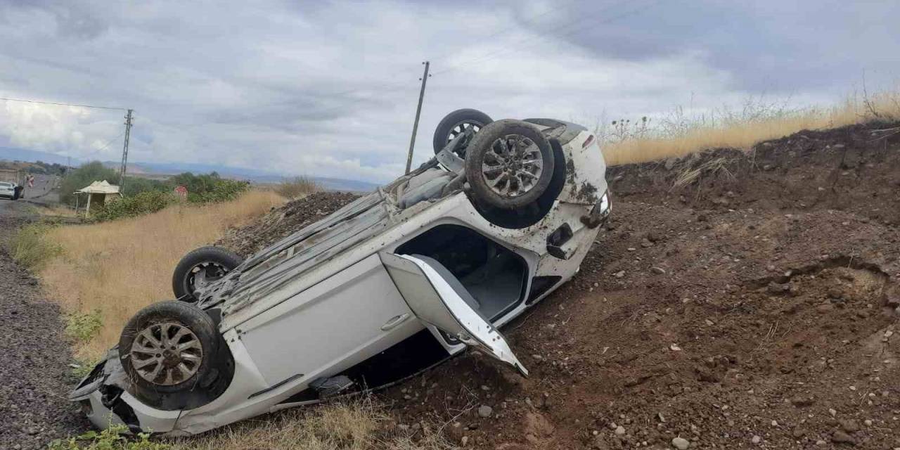 Bingöl’de Kontrol Çıkan Otomobil Takla Attı: 1 Yaralı