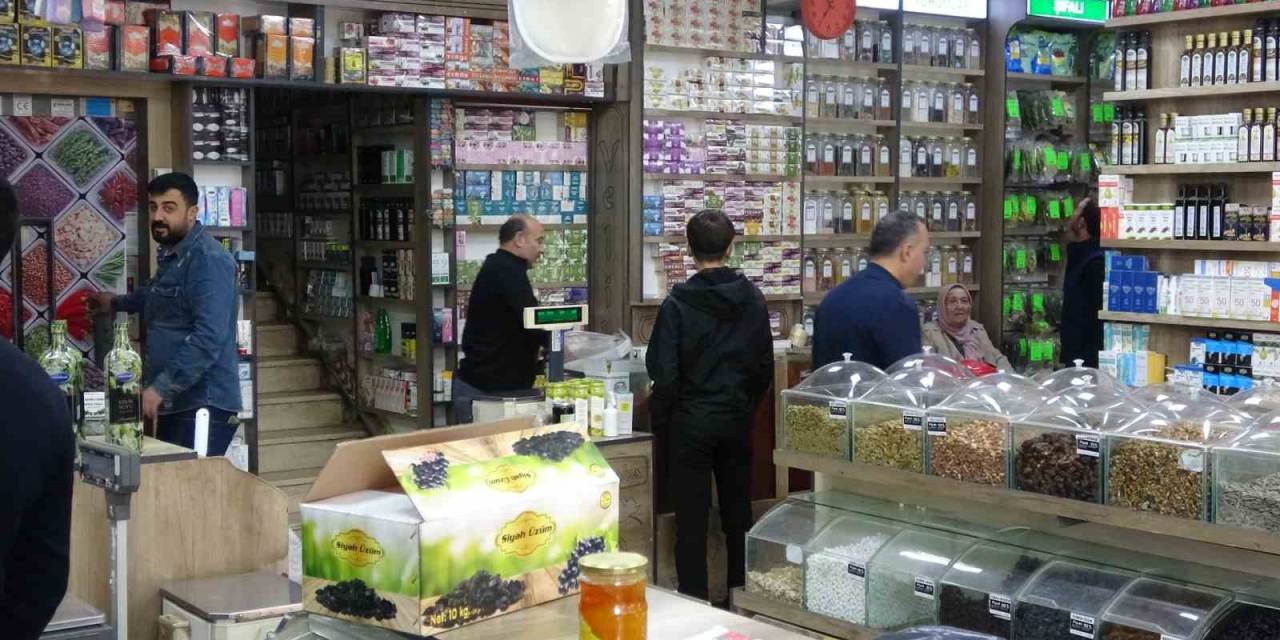 Van’da Soğuk Hava Aktarlardaki Yoğunluğu Artırdı