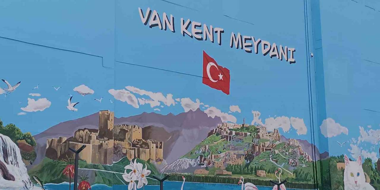Vanlı Ressamlardan Kent Meydanına Devasa Resim