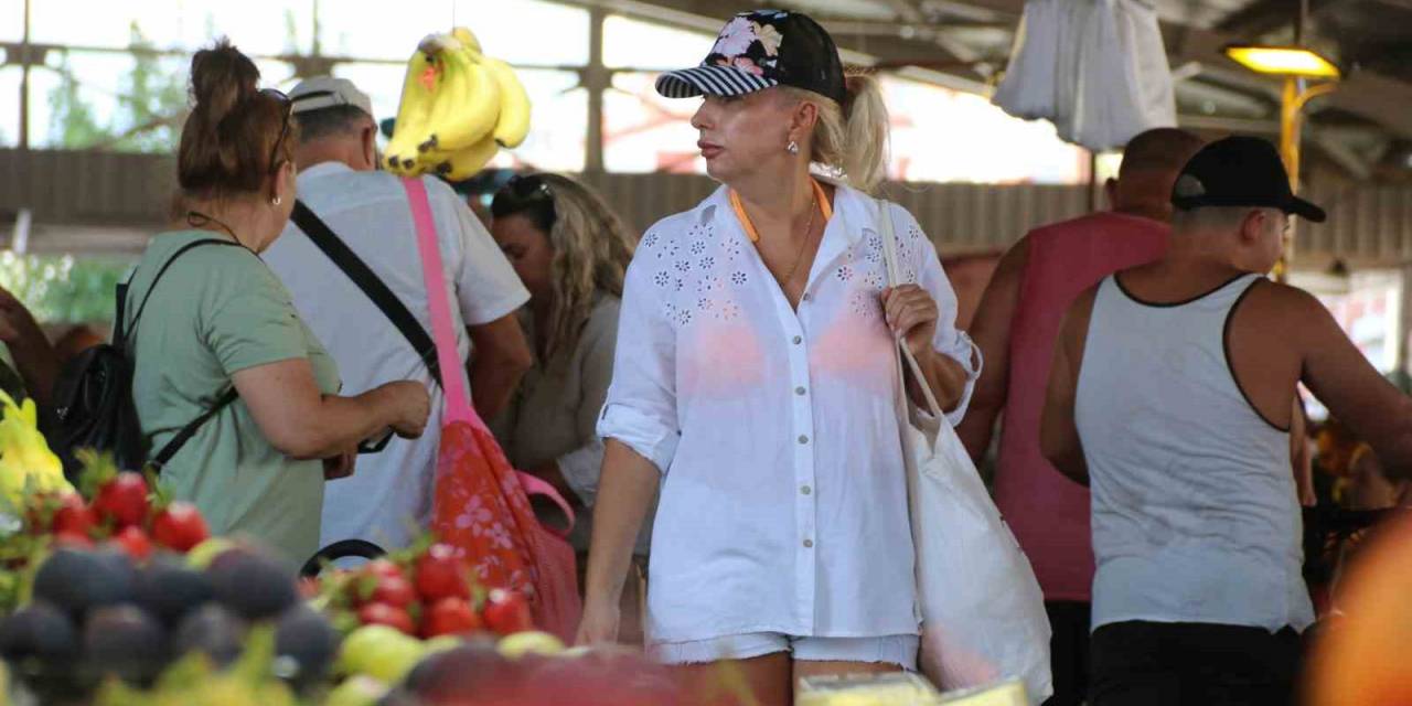 Antalya’da Bağıran Pazarcıya Taviz Yok, Anonslarla Sürekli Uyarılıyorlar