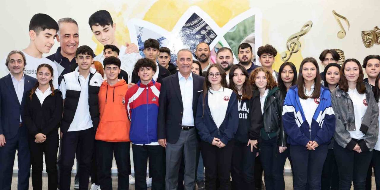 Sultangazi’de Okullar Arası Atık Toplama Kampanyası