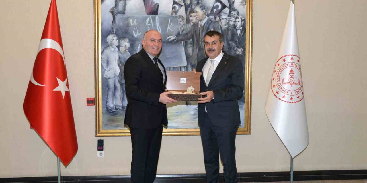 Başkan Özakalın, Bakan Tekin İle Görüştü