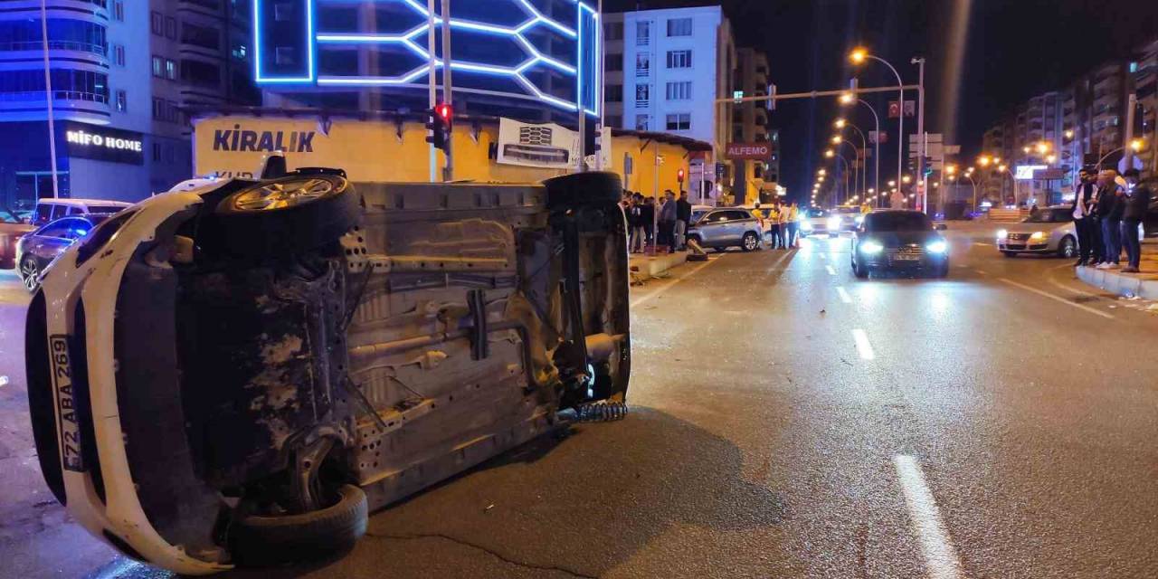 Batman’da Kontrolden Çıkan Araç Takla Attı: 1’i Ağır 3 Yaralı