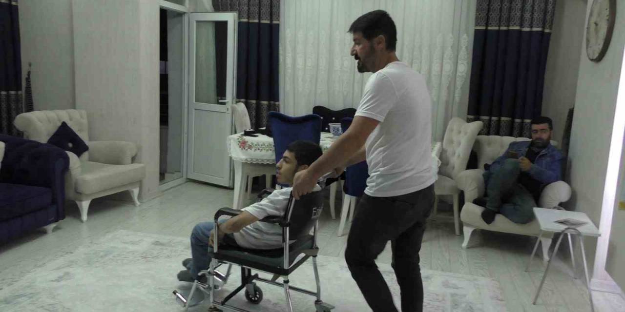 Serebral Palsi Hastası Azad Özdemir’in İkinci Kitabı Yayımlandı