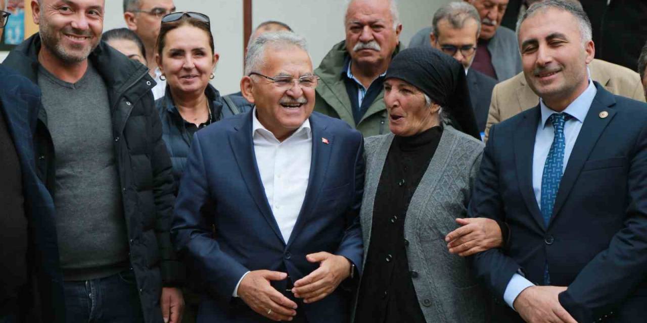 Başkan Büyükkılıç, Depremden Zarar Gören Sarız’ın Yanında