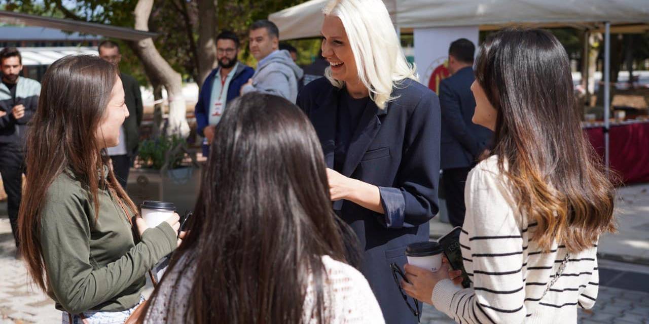 Başkan Vekili Subaşı Üniversite Öğrencilerini Karşıladı