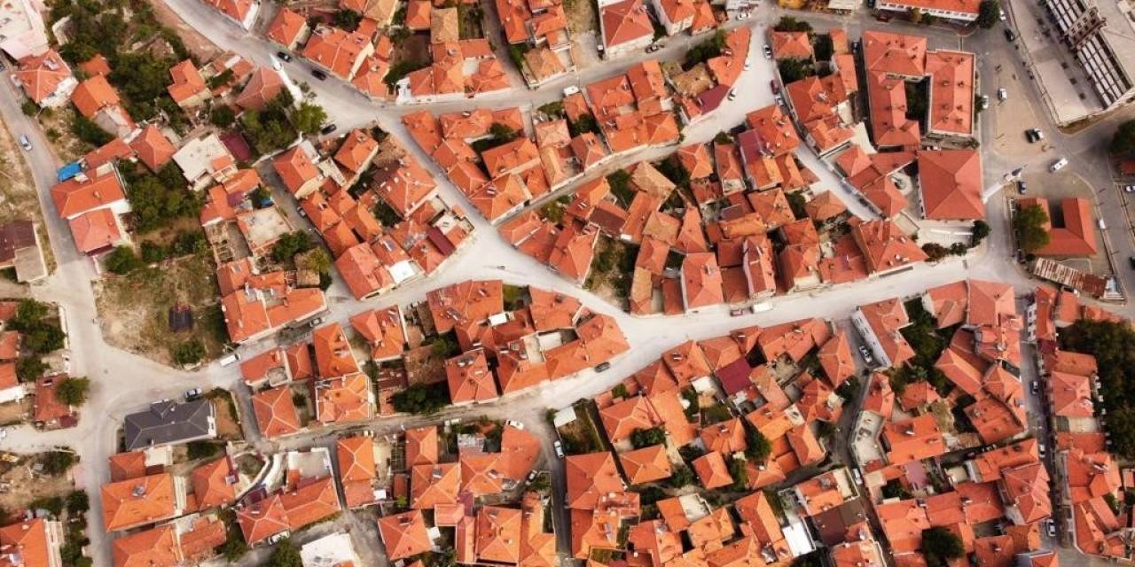 Tavas’ın Çehresi Dev Üst Yapı Çalışmasıyla Değişiyor