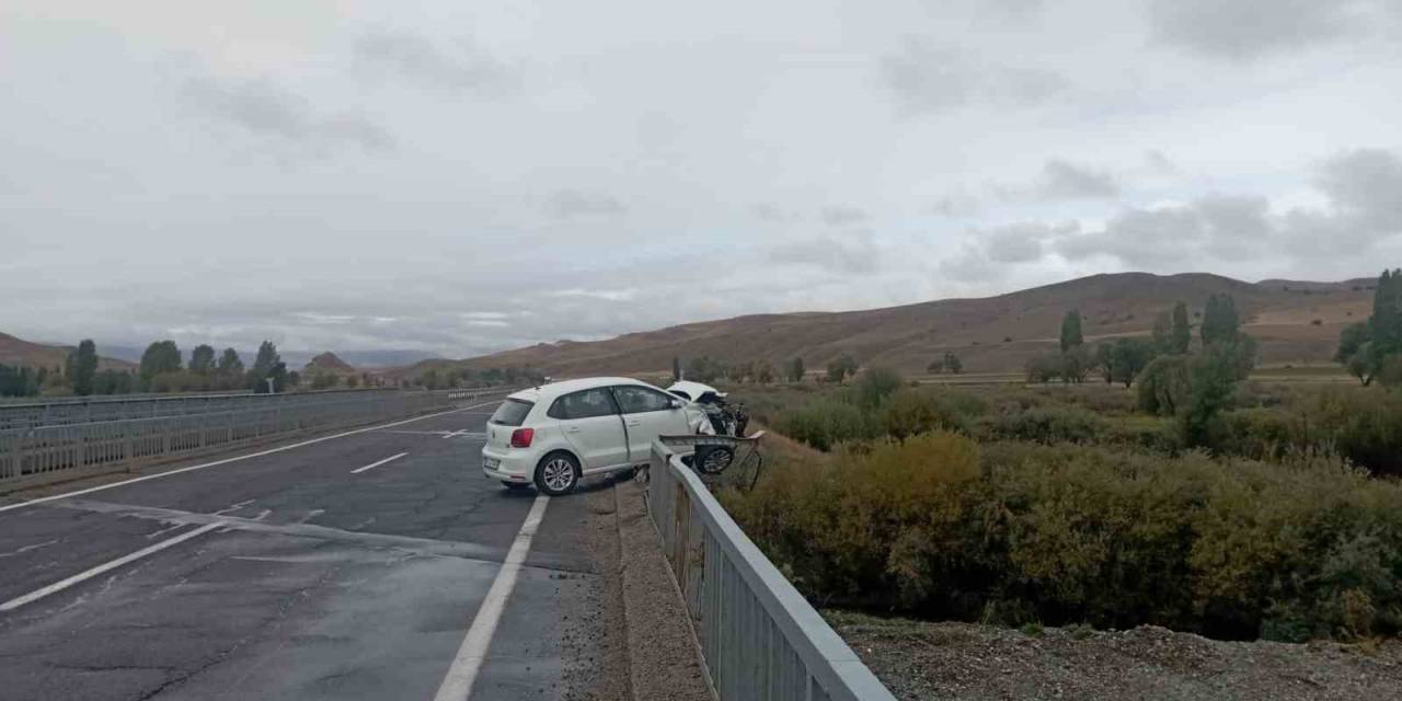 Ölüme Ramak Kala: Otomobil Köprüde Asılı Kaldı