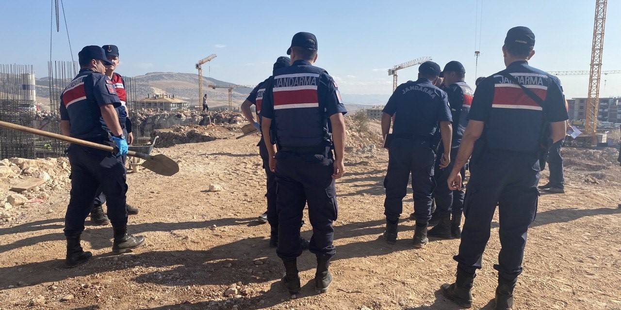 İşçiler Arasında Kürekli, Sopalı Kavga: 3 Yaralı