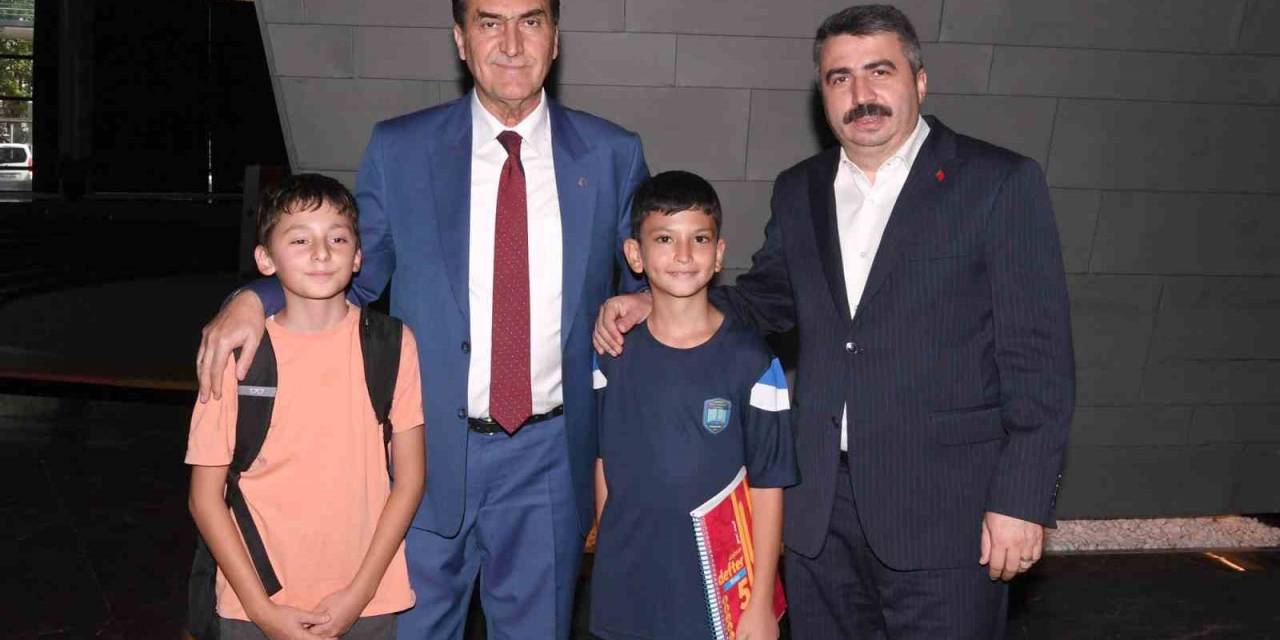 İki İlçeyi Birbirine Bağlayan Köprü Yenileniyor