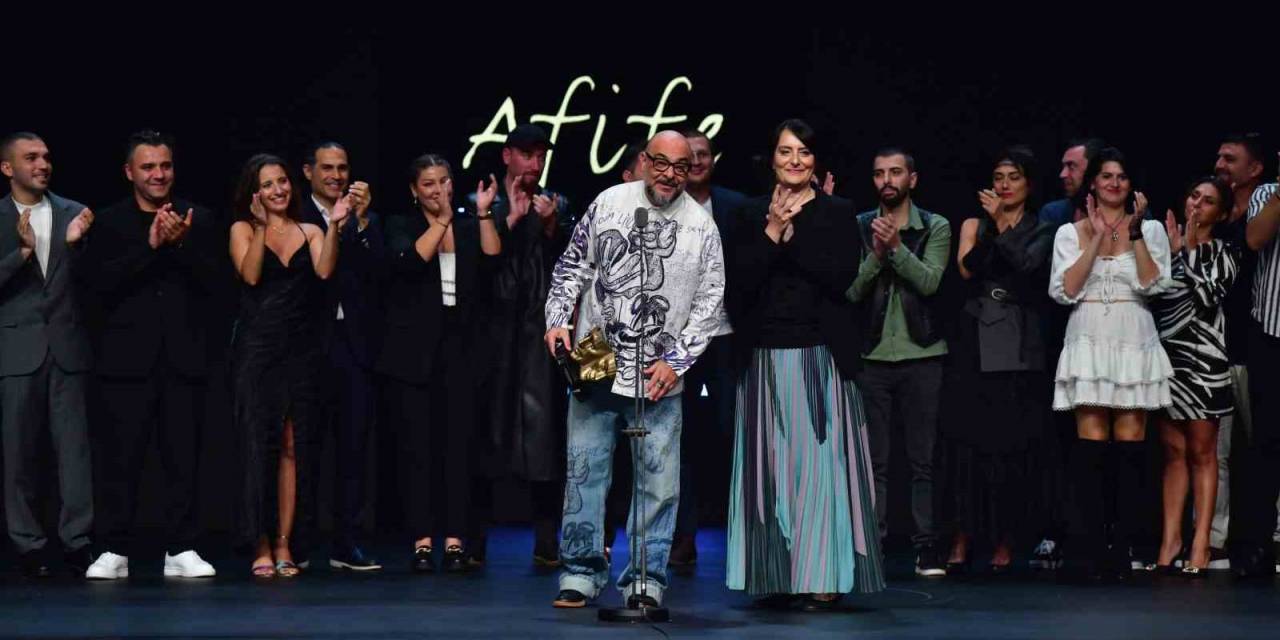 Tiyatronun En Prestijli Ödülü Nilüfer Kent Tiyatrosu’na