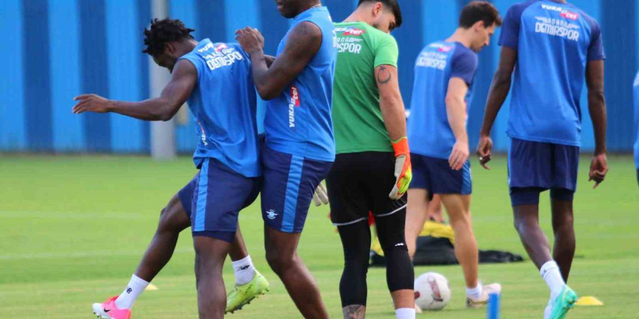 Patrick Kluivert: “Rakiplerimize Ne Kadar Zor Anlar Yaşatabildiğimizi Herkes Biliyor”