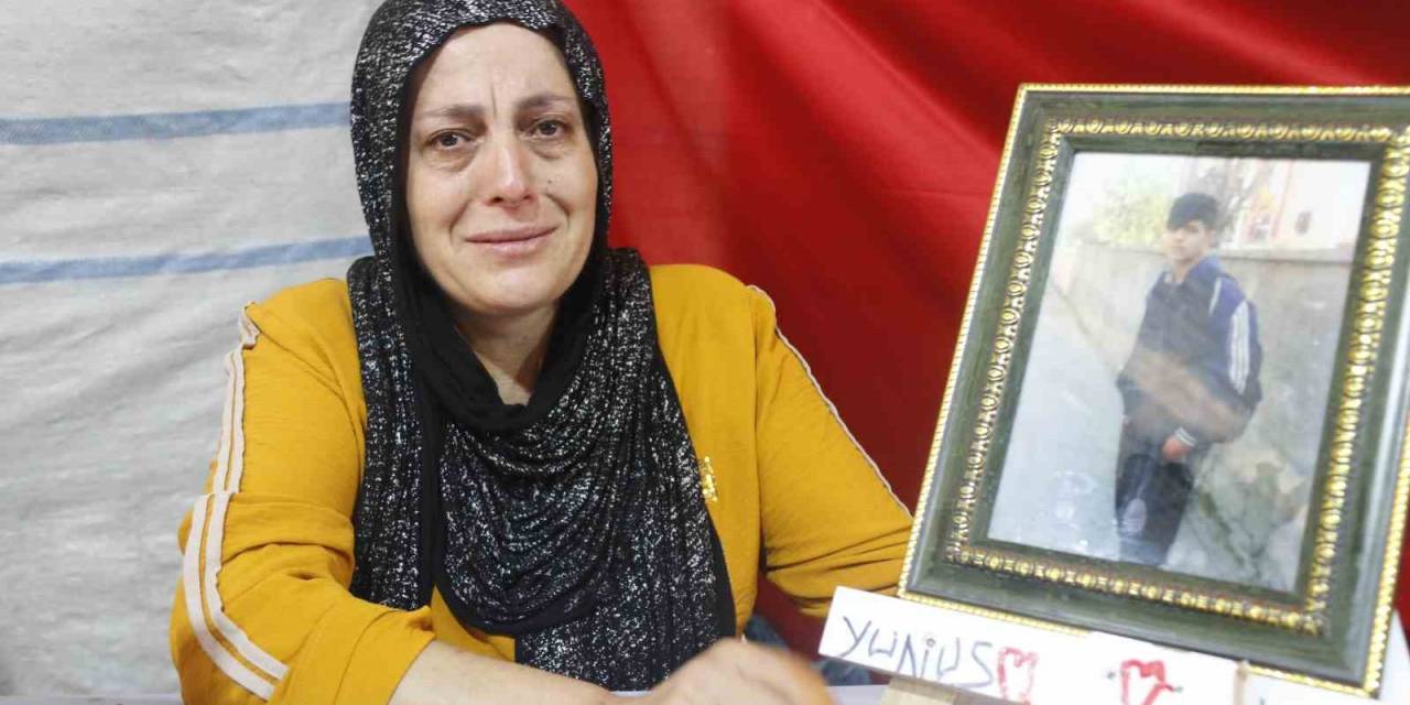 Annelerin Evlat Nöbeti Kararlılıkla Devam Ediyor