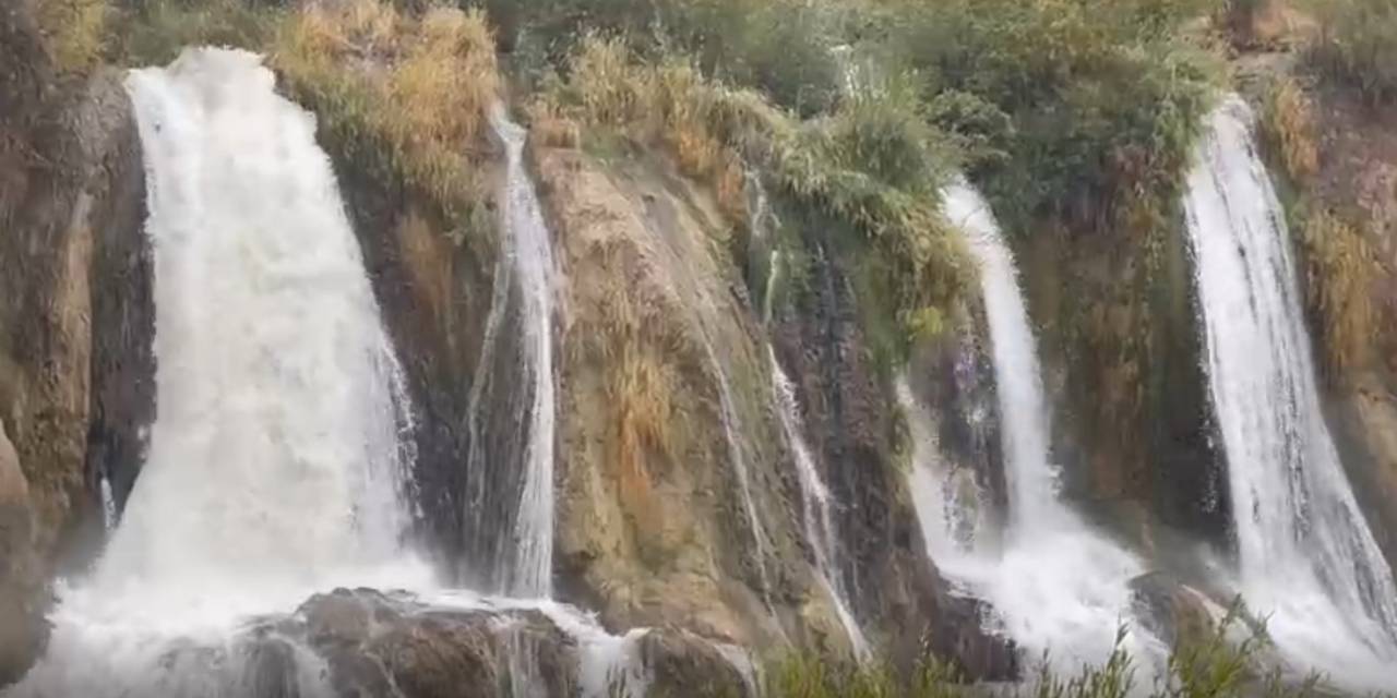 Yağan Yağmurlar Muradiye Şelalesi’ni Coşturdu