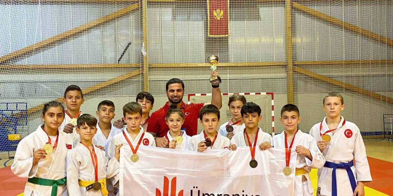 Ümraniyeli Sporcular Madalyalara Doymuyor