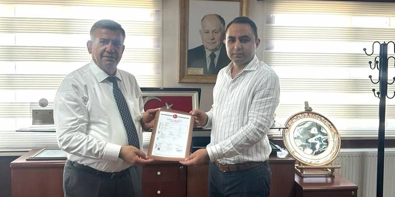 Erdemoğlu Ailesi Kütüphane Binasını Bağışladı