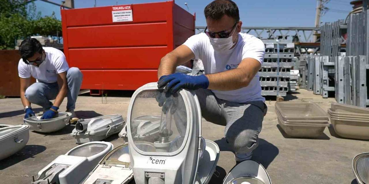 Hurda Armatürden Mama Kabı