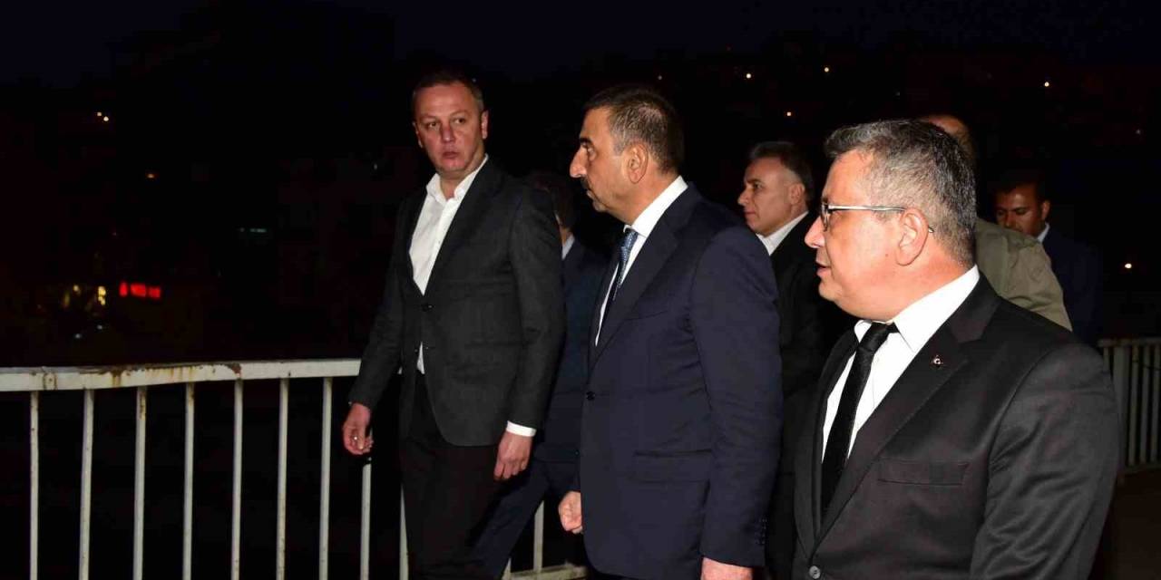 Fevkani Köprüsü’nü İnceleyen Hacıbektaşoğlu, "Fevkani Köprüsü’nün Yıkım Çalışmaları Başlamıştır"