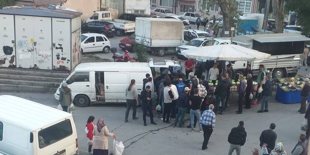Pazarda Park Yeri Tartışması Kanlı Bitti: 2 Yaralı