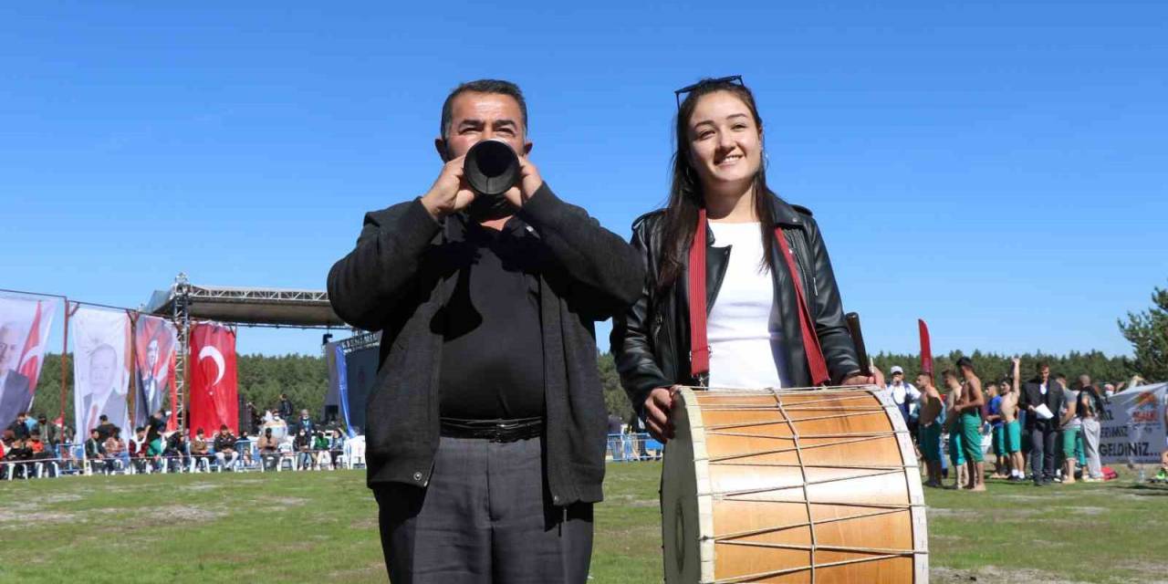 Zurnacı Babanın Davulcu Kızı