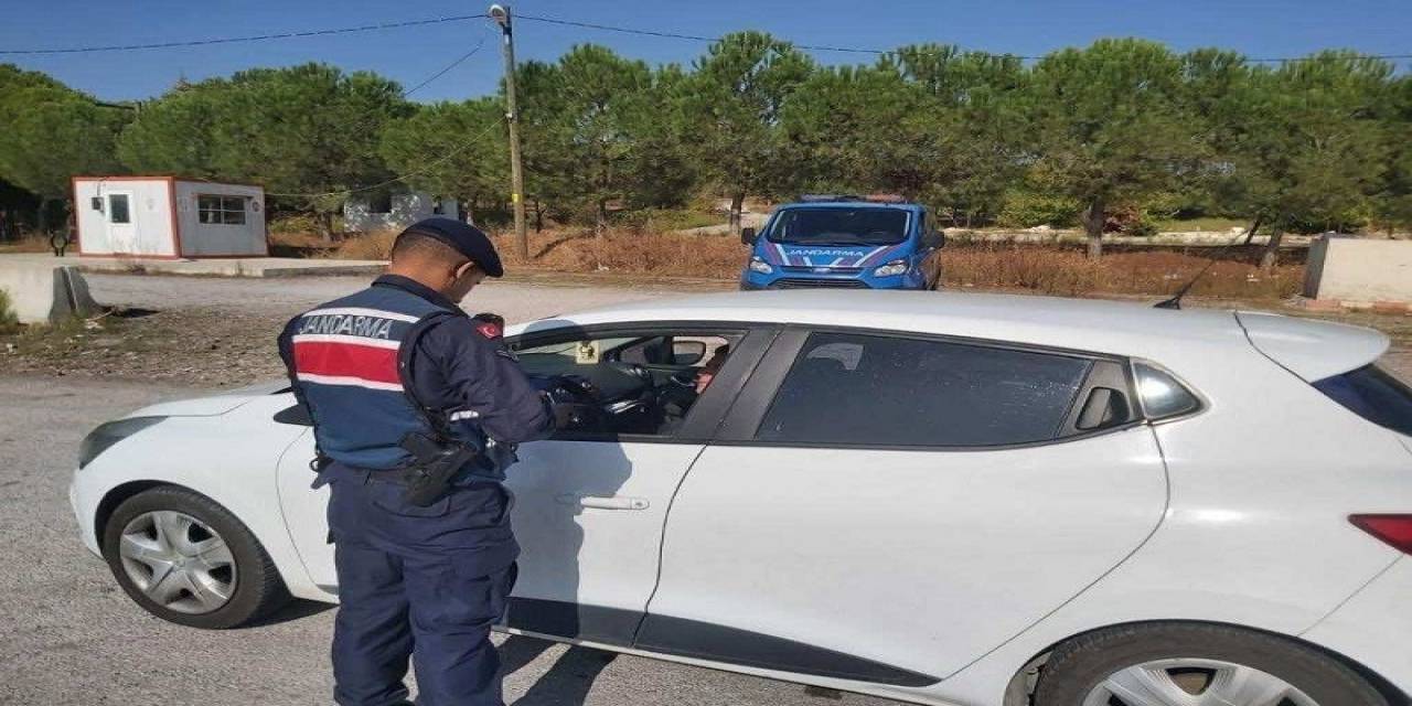Balıkesir’de Jandarmadan Asayiş Ve Trafik Uygulaması