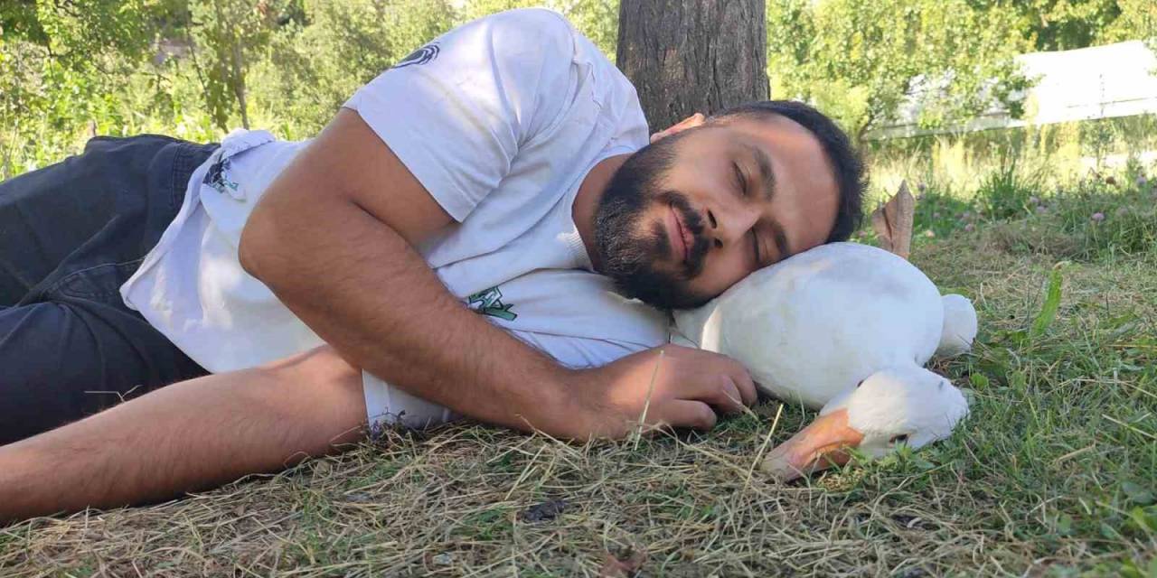 Erzurumlu Genç “Harikalar Diyarı” İle İlgi Odağı Oluyor