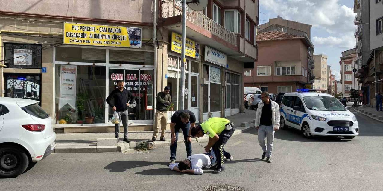 Otomobilin Altında Kalmaktan Kıl Payı Kurtuldu: O Anlar Kameraya Yansıdı