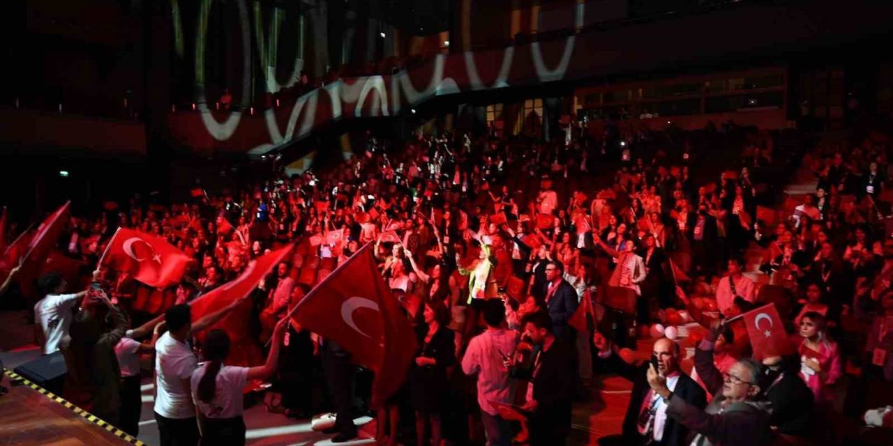 İş Dünyası Peryön 31. İnsan Odaklı Yönetim Kongresi’nde Buluştu